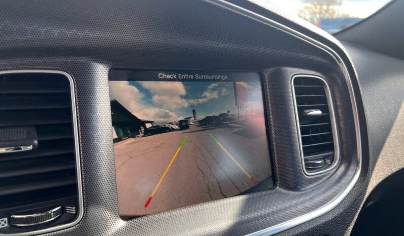 
								2015 Dodge Charger SXT RWD full									