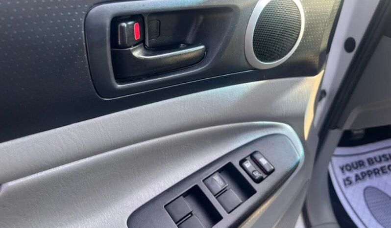 
								2015 Toyota Tacoma Double Cab 4WD full									