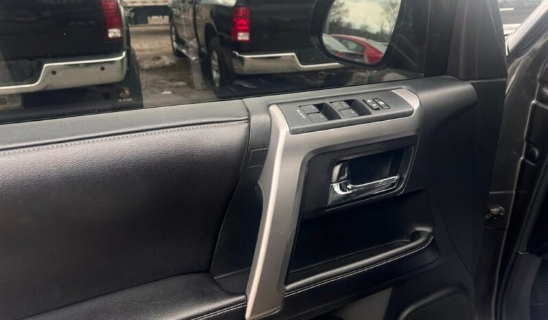 
								2016 Toyota 4Runner SR5 full									