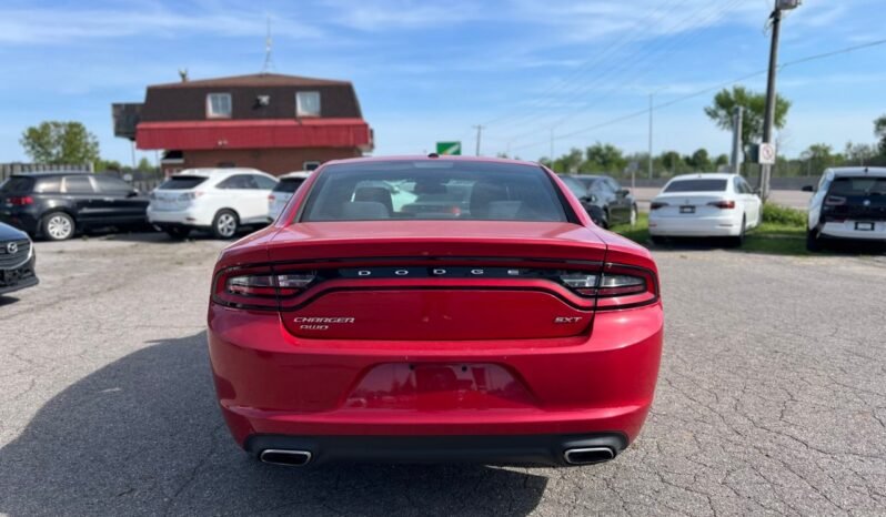 
								2016 Dodge Charger 4dr Sdn SXT AWD full									