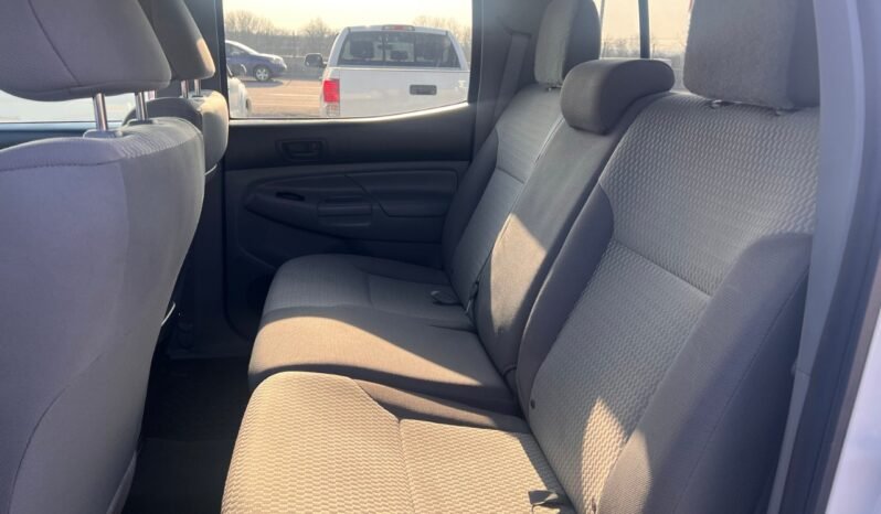 
								2015 Toyota Tacoma 4WD Double Cab V6 Auto full									