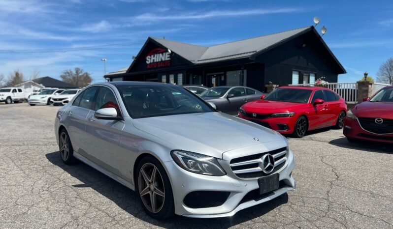 
								2016 Mercedes-Benz C-Class C 300 4MATIC Sedan full									