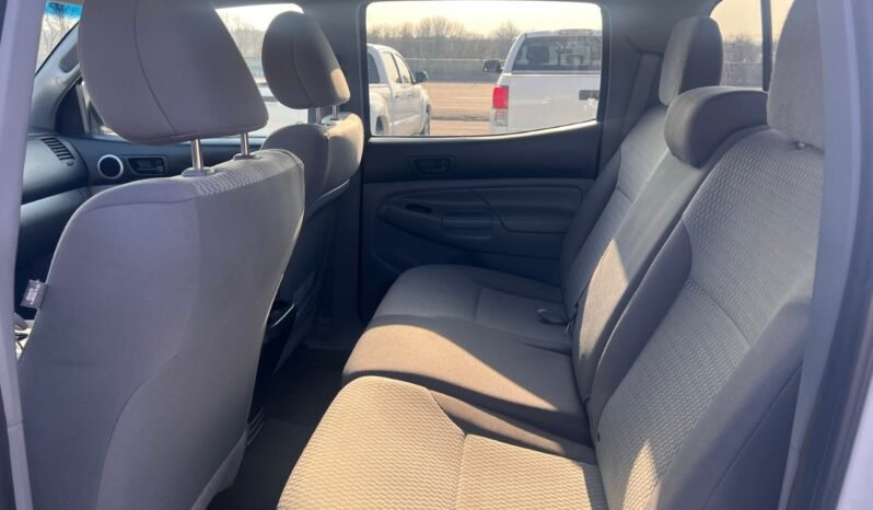 
								2015 Toyota Tacoma 4WD Double Cab V6 Auto full									