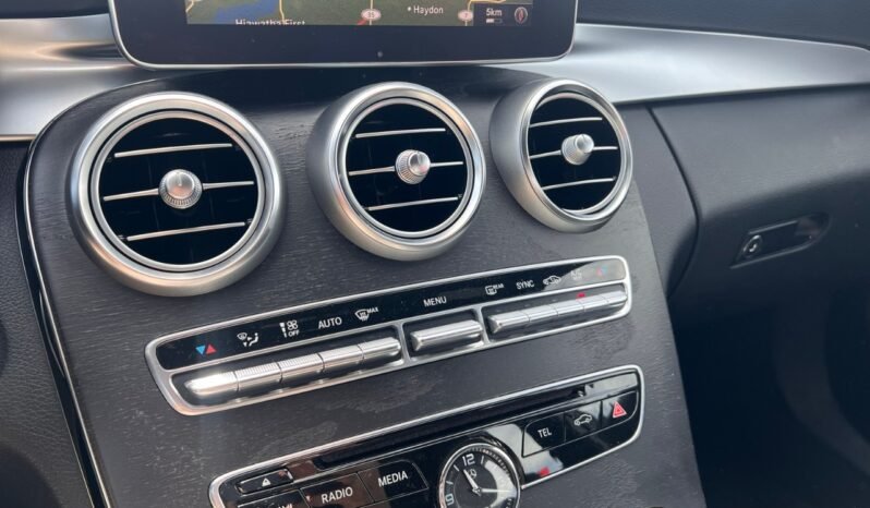 
								2016 Mercedes-Benz C-Class C 300 4MATIC Sedan full									