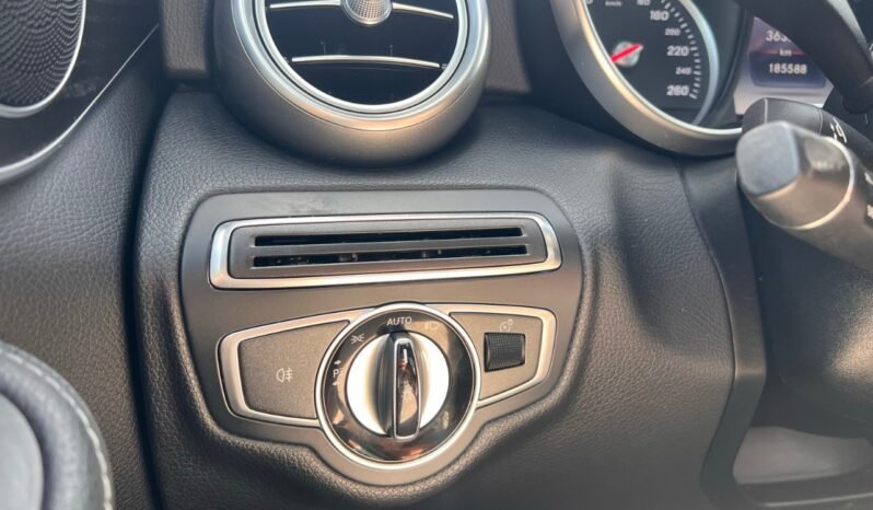 
								2016 Mercedes-Benz C-Class C 300 4MATIC Sedan full									