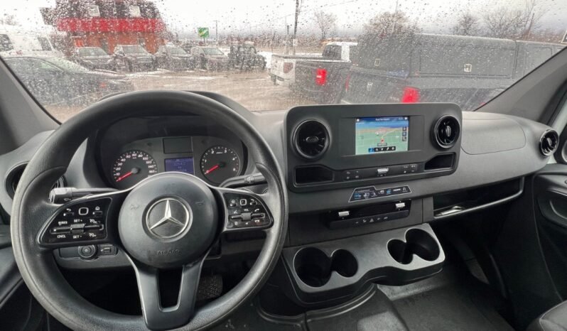 
								2020 Mercedes-Benz Sprinter Cargo Van 2500 Standard Roof V6 144″ full									