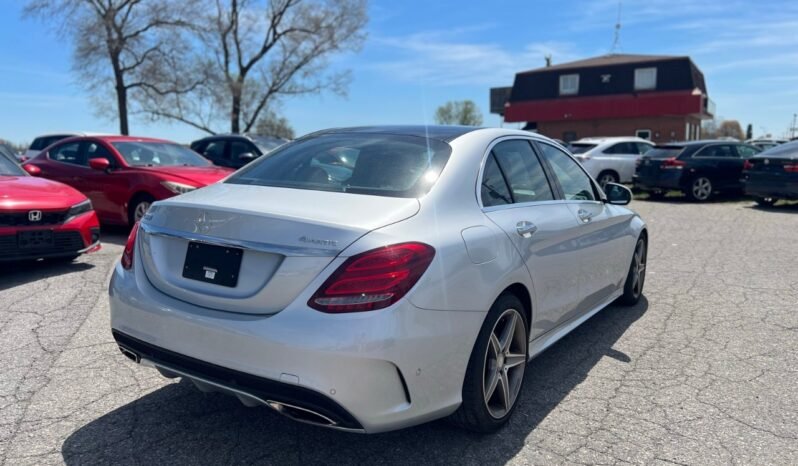 
								2016 Mercedes-Benz C-Class C 300 4MATIC Sedan full									