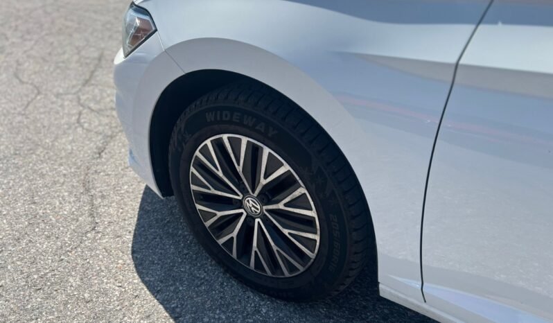 
								2019 Volkswagen Jetta Highline Auto full									