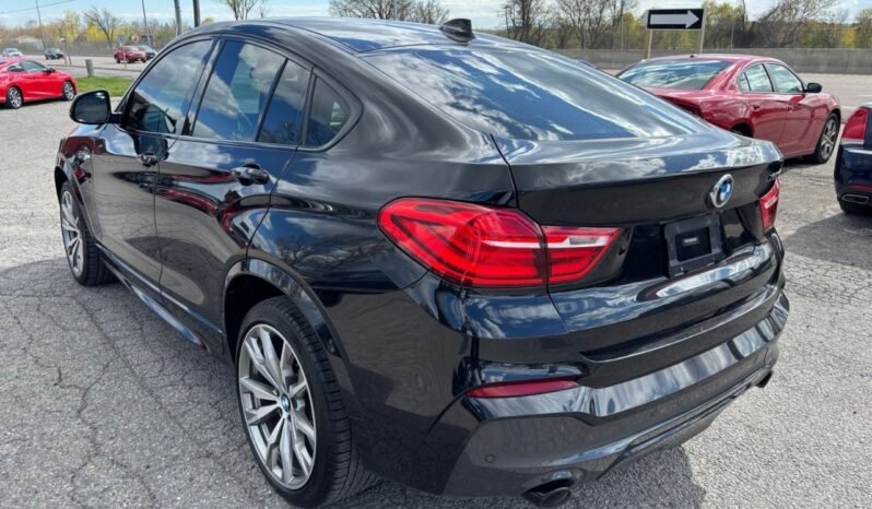 
								2018 BMW X4 M40i Sports Activity Coupe full									
