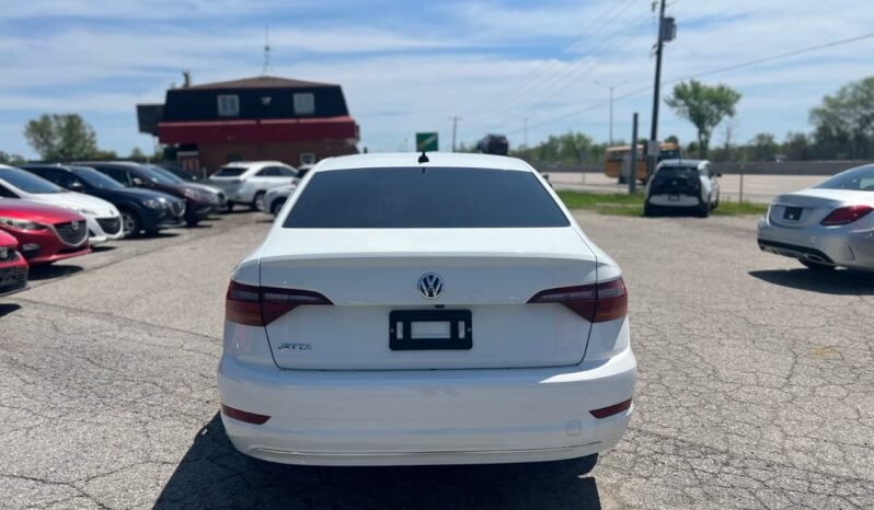 
								2019 Volkswagen Jetta Highline Auto full									