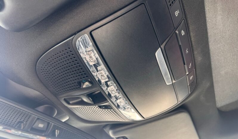 
								2016 Mercedes-Benz C-Class C 300 4MATIC Sedan full									