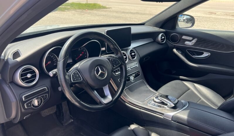 
								2016 Mercedes-Benz C-Class C 300 4MATIC Sedan full									