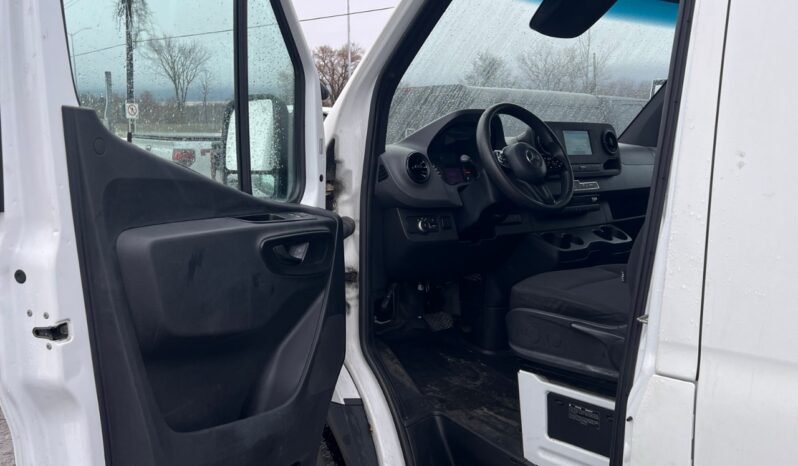 
								2020 Mercedes-Benz Sprinter Cargo Van 2500 Standard Roof V6 144″ full									