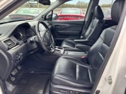 
										2017 Honda Pilot 4WD EX-L with DVD Rear Entertainment System full									