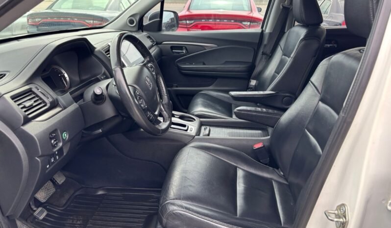 
								2017 Honda Pilot 4WD EX-L with DVD Rear Entertainment System full									