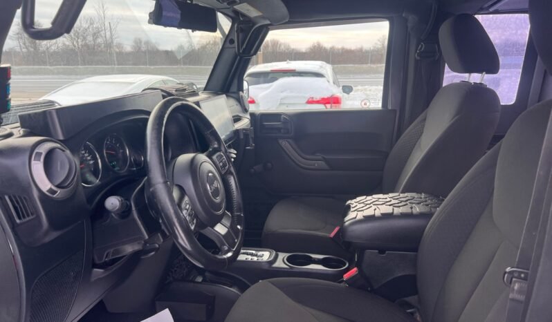 
								2017 Jeep Wrangler 4WD 2dr Sport full									