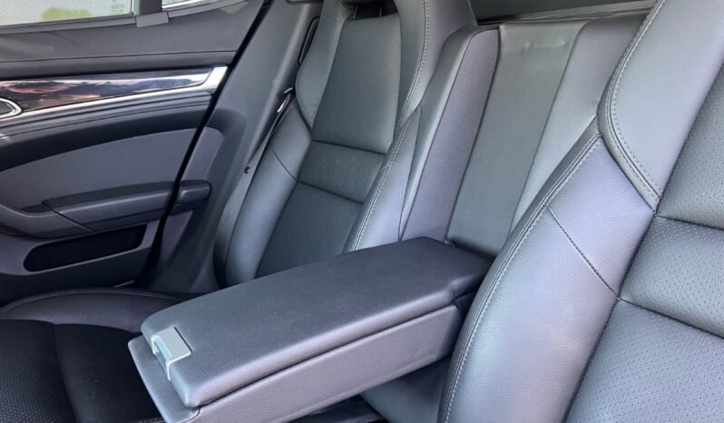 
								2011 Porsche Panamera 4dr HB 4 full									