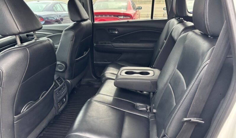 
								2017 Honda Pilot 4WD EX-L with DVD Rear Entertainment System full									