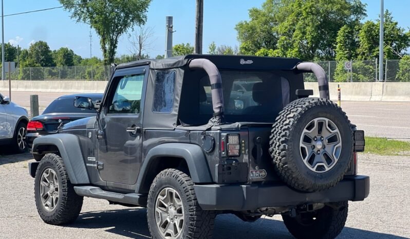 
								2017 Jeep Wrangler 4WD 2dr Sport full									