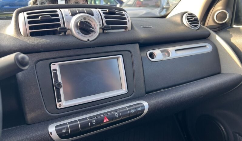 
								2011 smart fortwo 2dr Cpe Pure full									