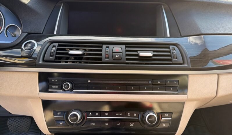 
								2015 BMW 5 Series 4dr Sdn 528i xDrive AWD full									