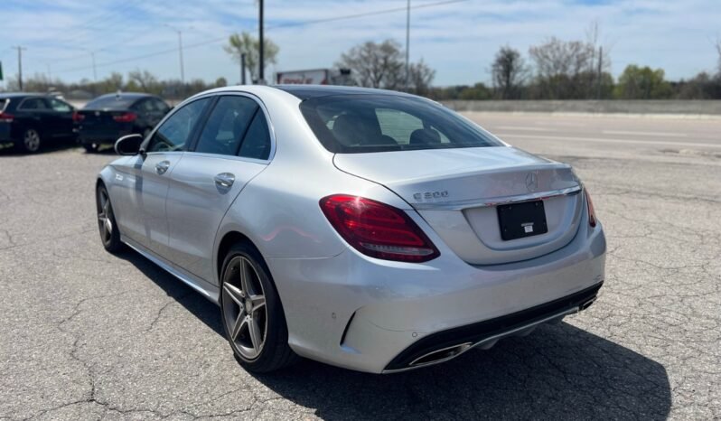 
								2016 Mercedes-Benz C-Class C 300 4MATIC Sedan full									