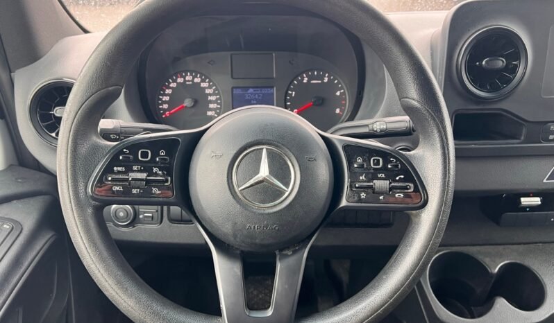 
								2020 Mercedes-Benz Sprinter Cargo Van 2500 Standard Roof V6 144″ full									