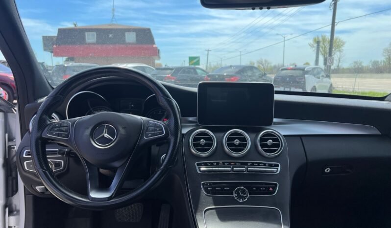 
								2016 Mercedes-Benz C-Class C 300 4MATIC Sedan full									