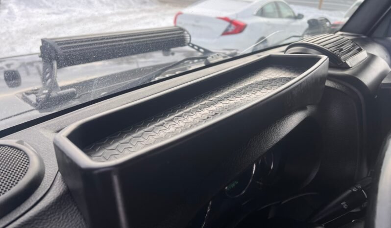 
								2017 Jeep Wrangler 4WD 2dr Sport full									