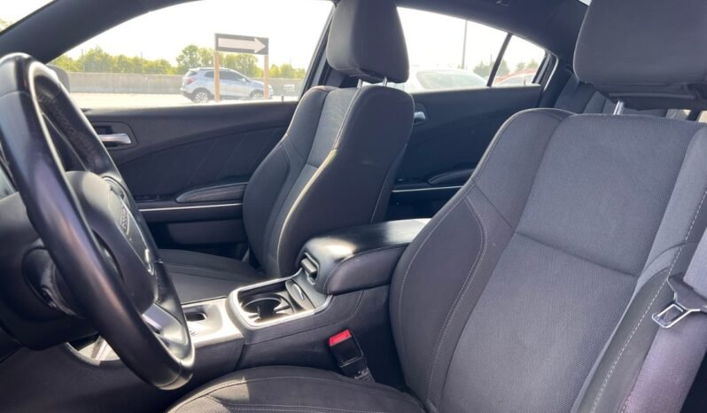 
								2016 Dodge Charger 4dr Sdn SXT AWD full									