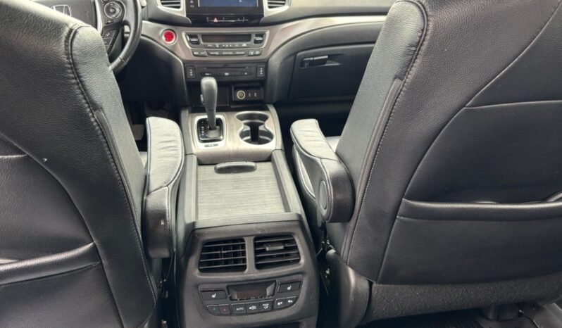
								2017 Honda Pilot 4WD EX-L with DVD Rear Entertainment System full									