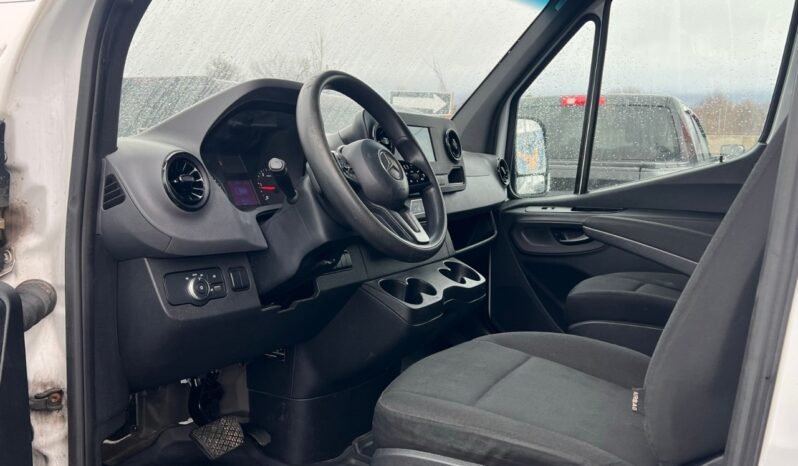 
								2020 Mercedes-Benz Sprinter Cargo Van 2500 Standard Roof V6 144″ full									