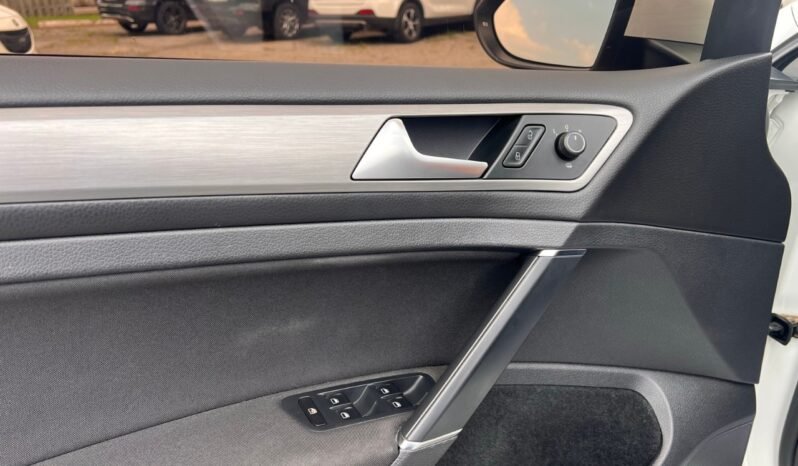 
								2015 Volkswagen Golf 5dr HB Auto 1.8 TSI Trendline full									