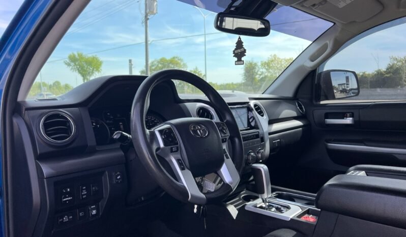 
								2018 Toyota Tundra 4×4 Double Cab SR5 Plus 5.7L full									