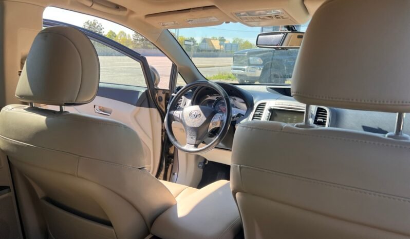 
								2011 Toyota Venza 4dr Wgn V6 AWD full									