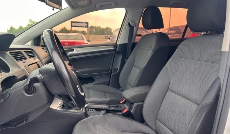 
								2015 Volkswagen Golf 5dr HB Auto 1.8 TSI Trendline full									
