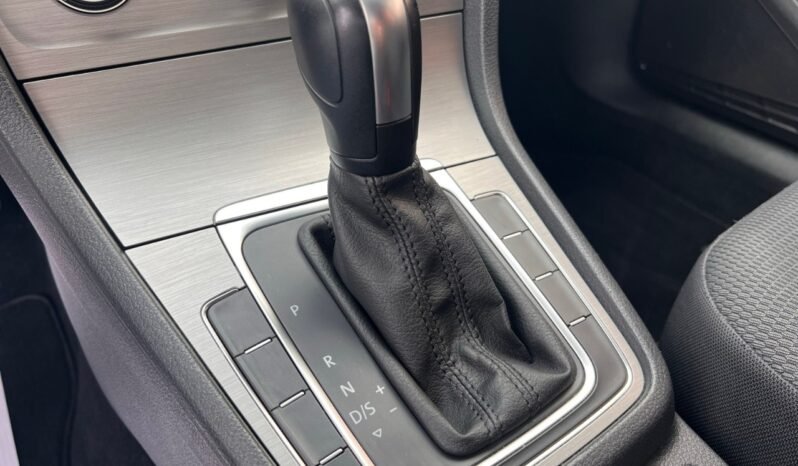 
								2015 Volkswagen Golf 5dr HB Auto 1.8 TSI Trendline full									