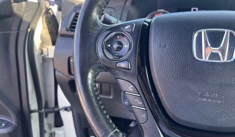 
								2017 Honda Pilot 4WD Touring full									
