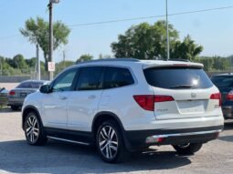 
										2017 Honda Pilot 4WD Touring full									