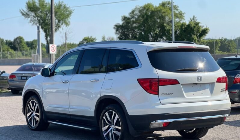 
								2017 Honda Pilot 4WD Touring full									