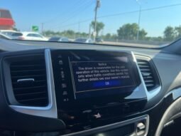 
										2017 Honda Pilot 4WD Touring full									