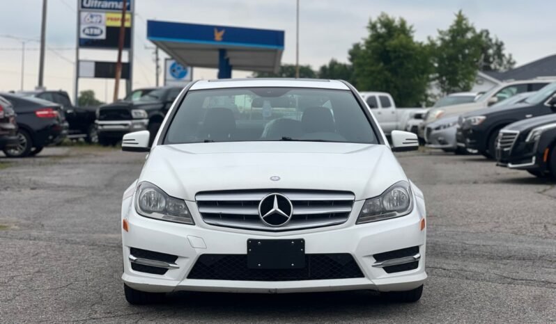 
								2013 Mercedes-Benz C-Class C 300 4MATIC Sedan full									