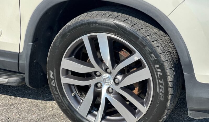 
								2017 Honda Pilot 4WD Touring full									