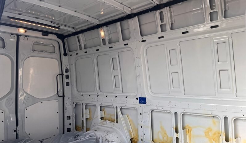 
								2019 Mercedes-Benz Sprinter Cargo Van 2500 Standard Roof V6 144″ full									