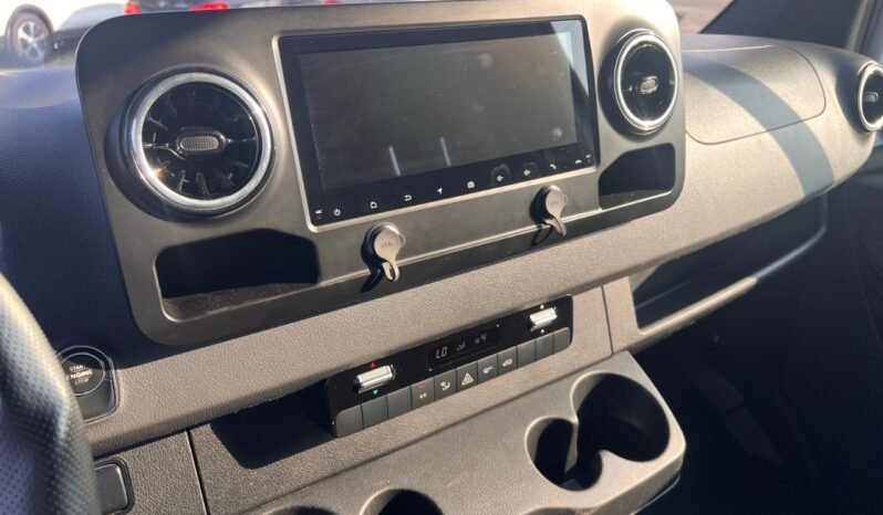 
								2019 Mercedes-Benz Sprinter Cargo Van 2500 Standard Roof V6 144″ full									
