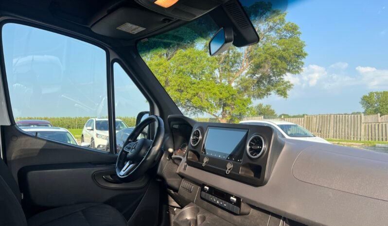 
								2019 Mercedes-Benz Sprinter Cargo Van 2500 Standard Roof V6 144″ full									