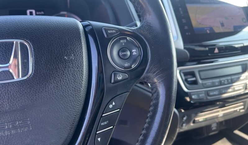 
								2017 Honda Pilot 4WD Touring full									