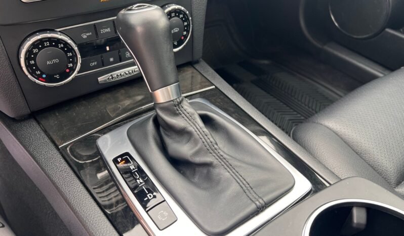 
								2013 Mercedes-Benz C-Class C 300 4MATIC Sedan full									
