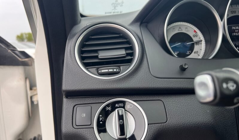 
								2013 Mercedes-Benz C-Class C 300 4MATIC Sedan full									