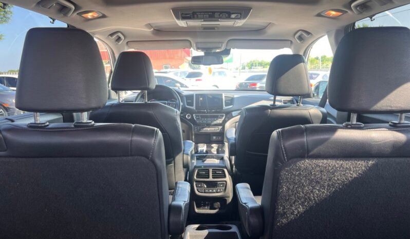 
								2017 Honda Pilot 4WD Touring full									